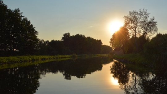 Sonnenuntergang über dem Störkanal