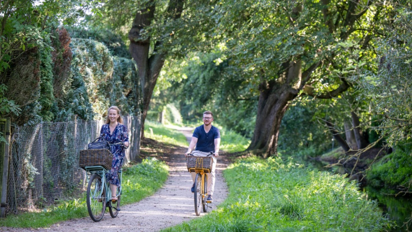 Radfahrer erkunden die Natur rund um Hagenow