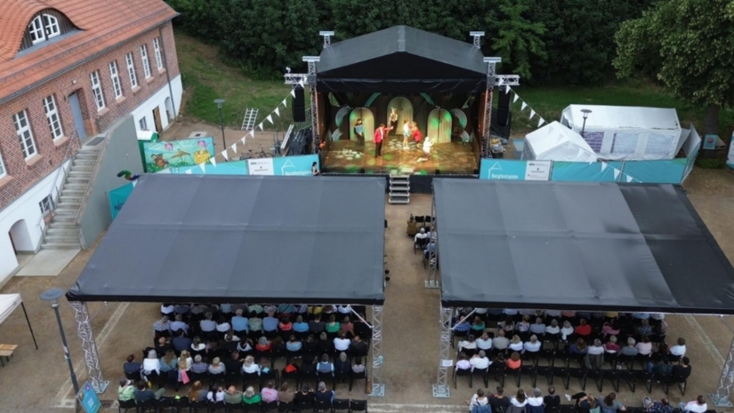 Bühne Burgfestspiele Plau am See