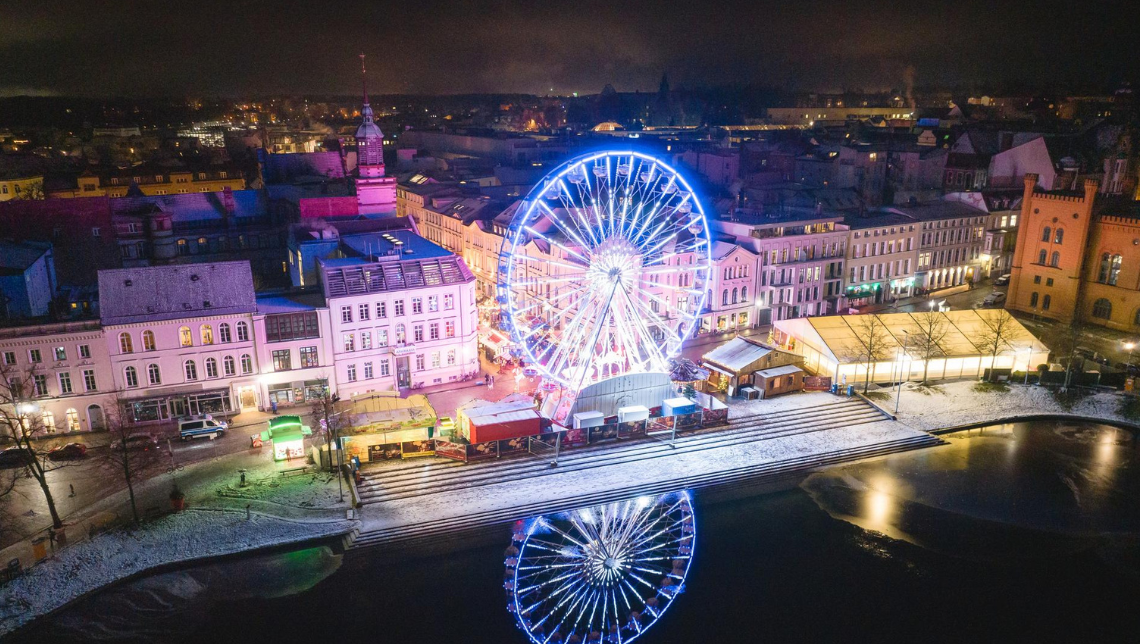 Riesenrad des Schweriner Weihnachtsmarktes