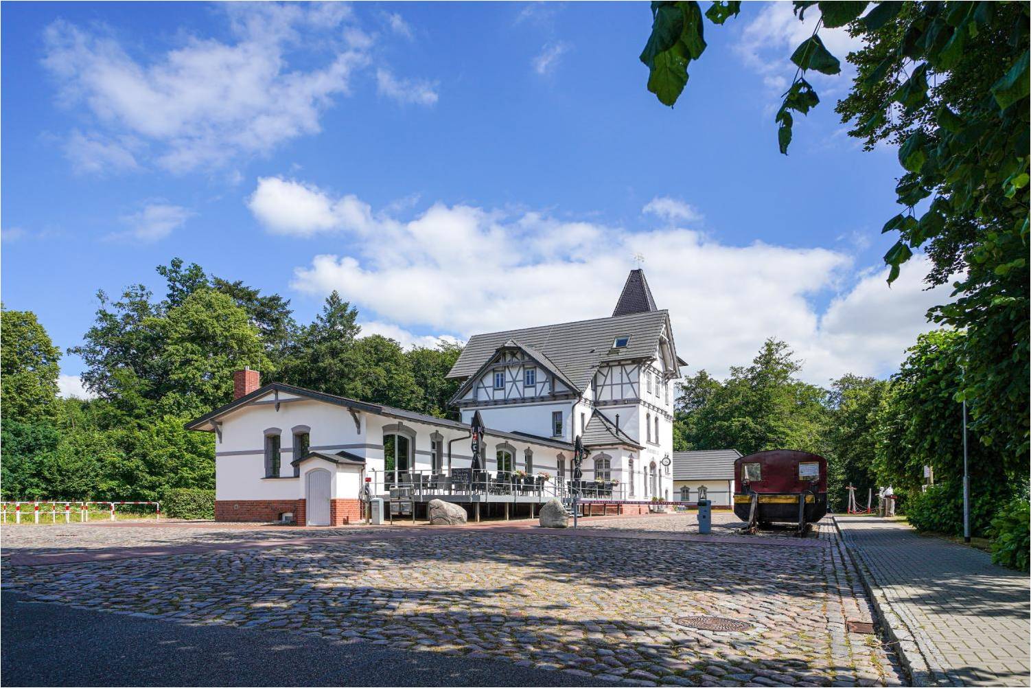 Historischer Bahnhof in Gadebusch mit Salonschlafwagen-Tourismusverband Mecklenburg-Schwerin